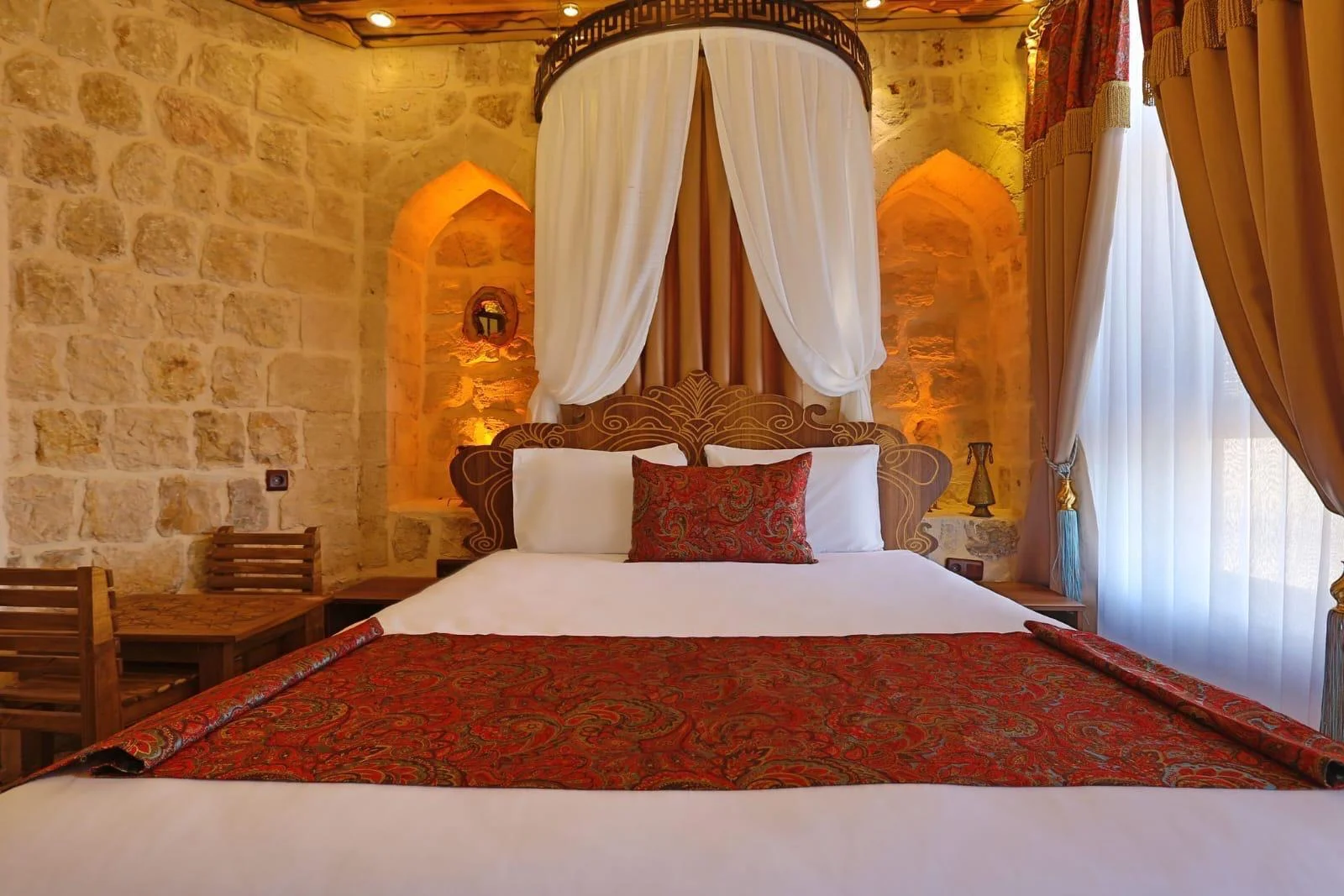 “Konforu hissedin, zamanı durdurun. Hotel Uzak Şehir’de…